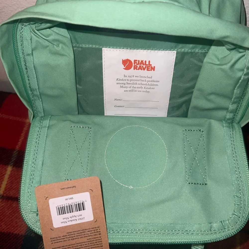 NWT!! Fjällräven Kånken Green Backpack - Picture 2 of 2